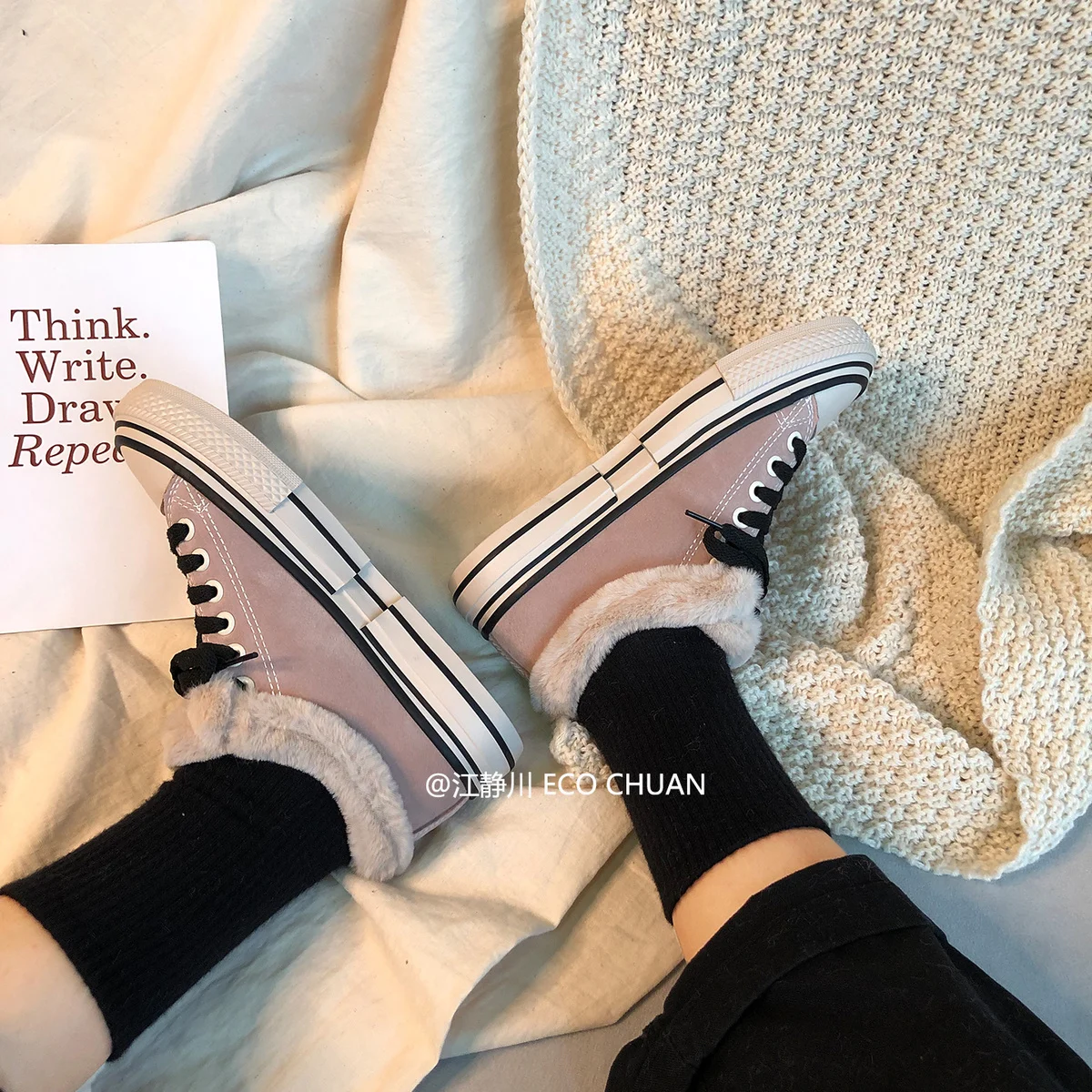 Однотонные черные зимние сапоги женская зимняя теплая обувь на меху модные