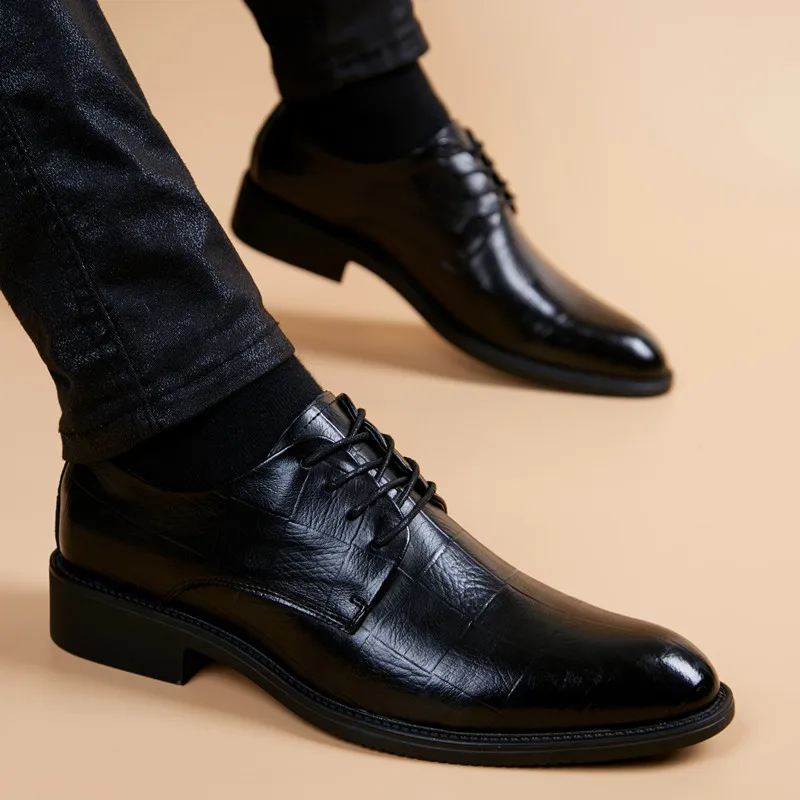 

2021 New Patent Leather Shoes Formal Round Toe Business Men Dress Shoes Breathable Comfortable Oxfords Shoes for Men Solid