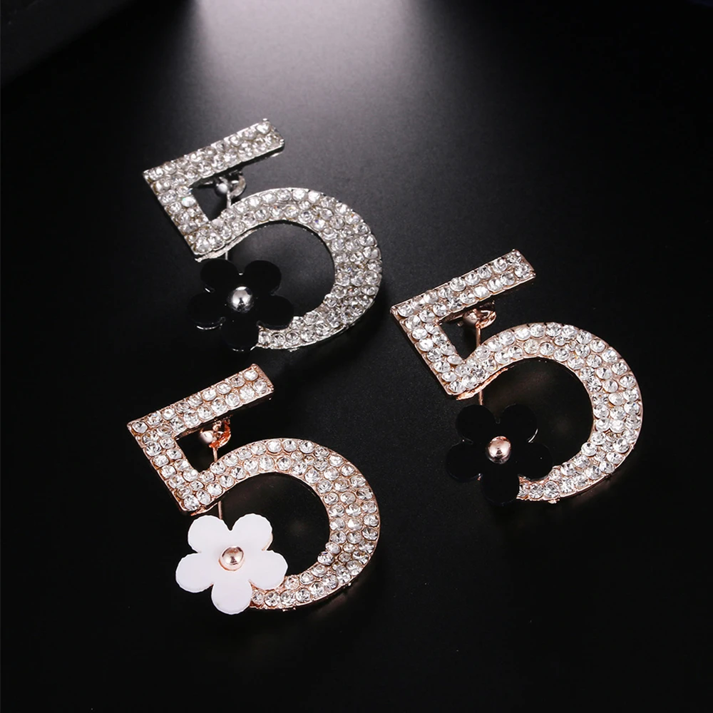 Женский свитер для девочек броши шарфов буквенная полная брошь со стразами