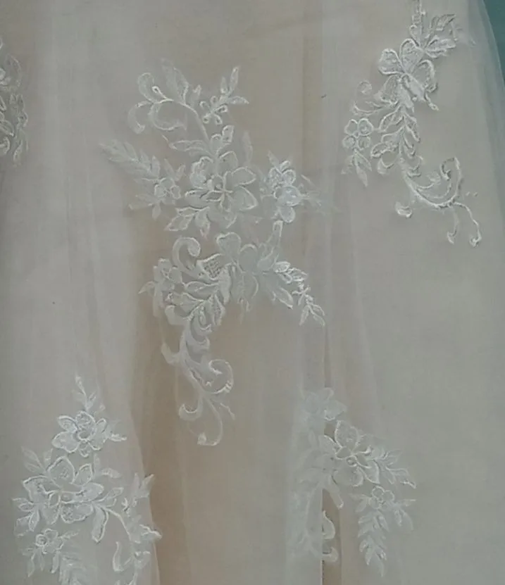 

Ball Gown Scoop Neck Full Sleeves Lace Wedding Dresses Bead Belt Luxury Wedding Gowns Arabic dress