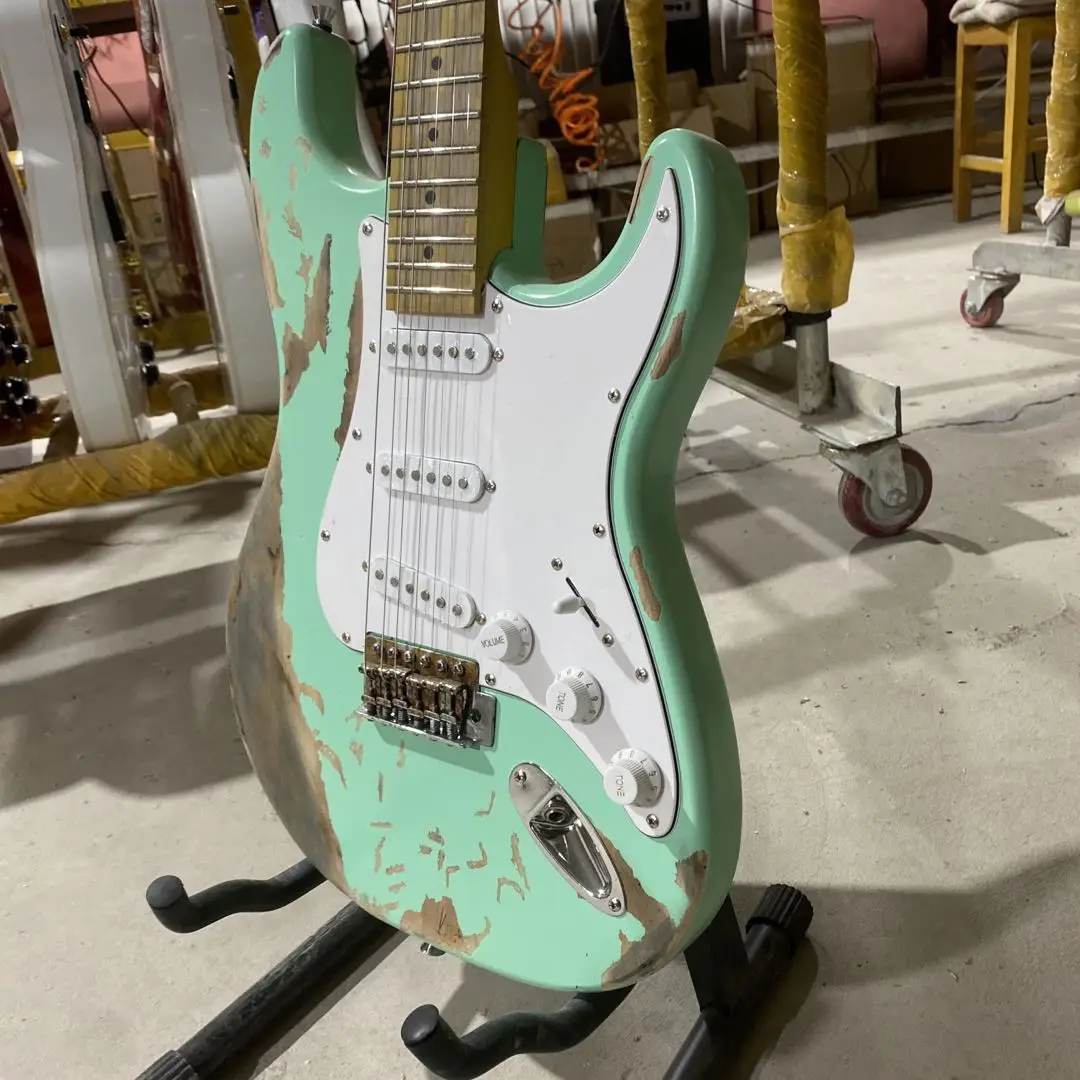 

ST Electric Guitar Maple Fingerboard Elder Guitarar Body SSS Pickups Hand Crafted Model Free Shipping