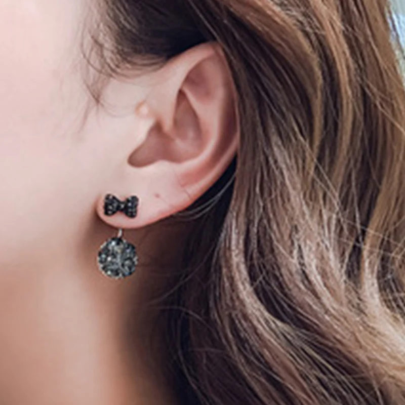 Новые трендовые серьги-пушки с черным кристаллом циркония серебристого цвета