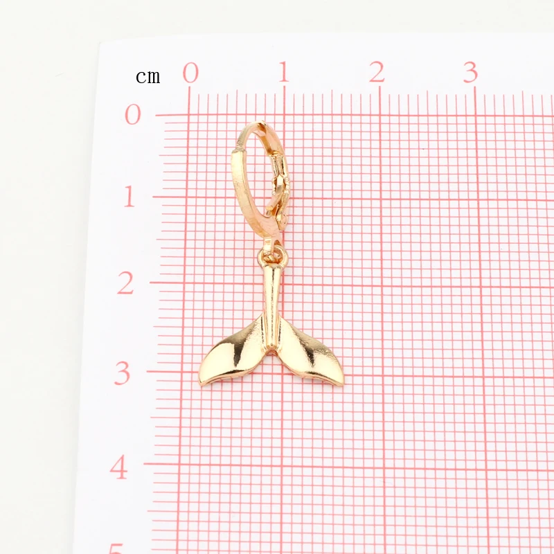 Женские маленькие серьги-кольца хвост русалки золотистые металлические