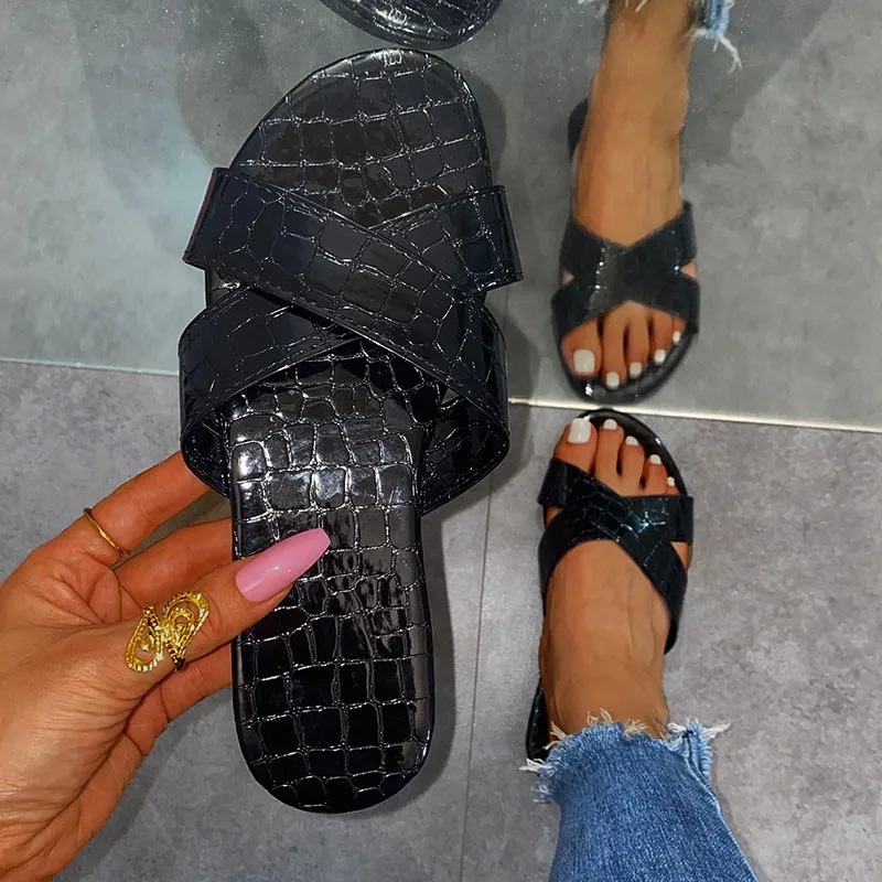 

Summer New Style Women's Slippers Crocodile Pattern Upper Flat Indoor Shower Outdoor Beach Shoes Large Size Women's Shoes 43