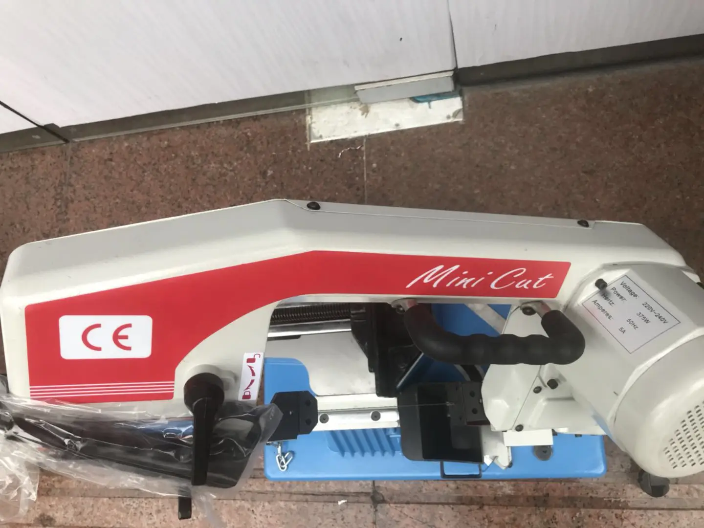 Металлическая ленточная пила 220 В 375 Вт ручная настольная маленькая малошумная с