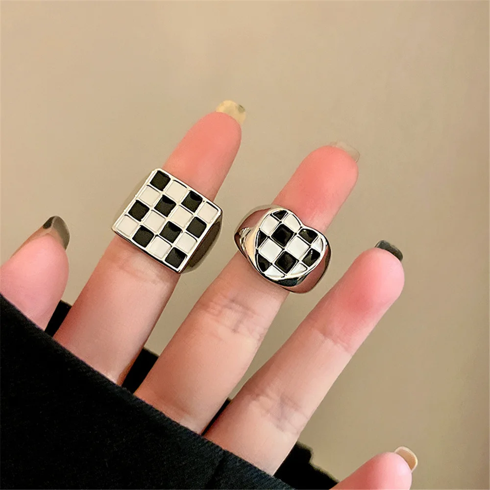 

Женские квадратные шахматные кольца в форме сердца, металлическое геометрическое кольцо, регулируемые открытые манжеты, готические Винтаж...