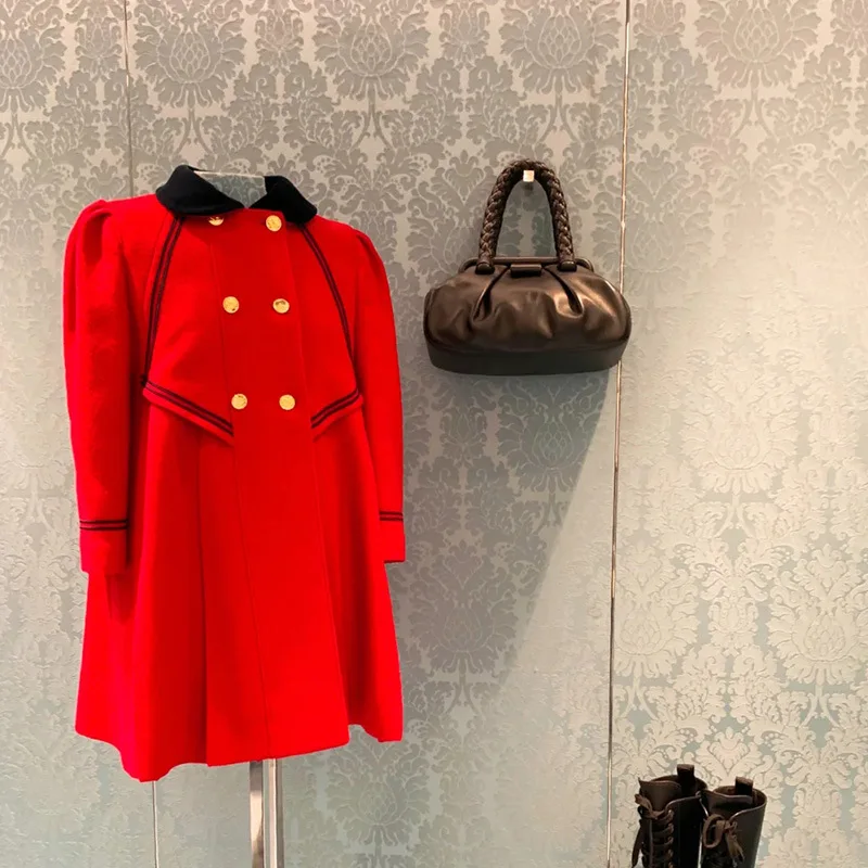 

Женское осенне-зимнее шерстяное пальто с воротником «Питер Пэн», длинное красное пальто, светильник кое ветровое шерстяное пальто с бантом,...