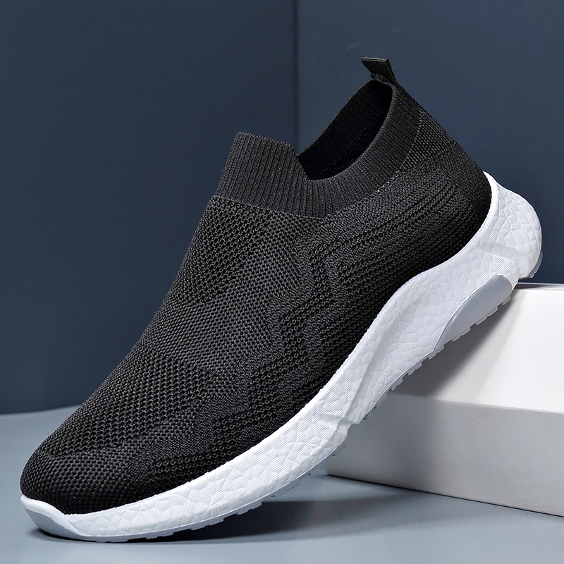 2022 New Slip on Casual Light Men's Running Shoes Breathable Weave Soft Men's Shoes Outdoor Walkong Non Slip Designer Shoes Men