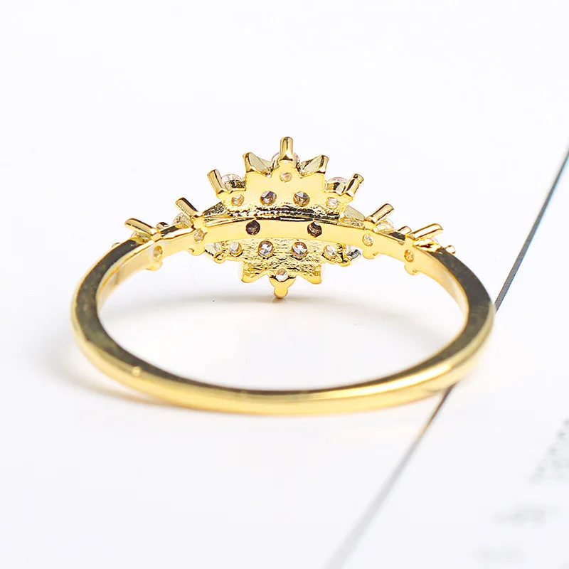 

Lovely Woman 14K Gold Snow Diamond Ring Exquisite Peridot Mystic Gemstone Anillos De Bizuteria for Females Jewelry Diamante Ring
