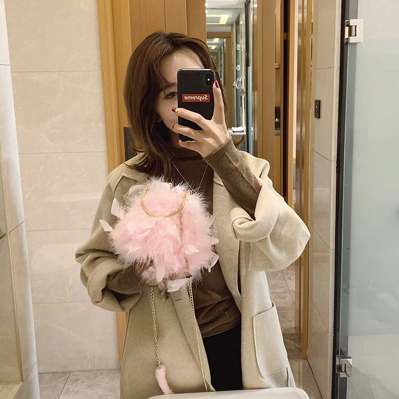 Сумка из натурального меха с перьями женский клатч на цепочке вечерняя Женская