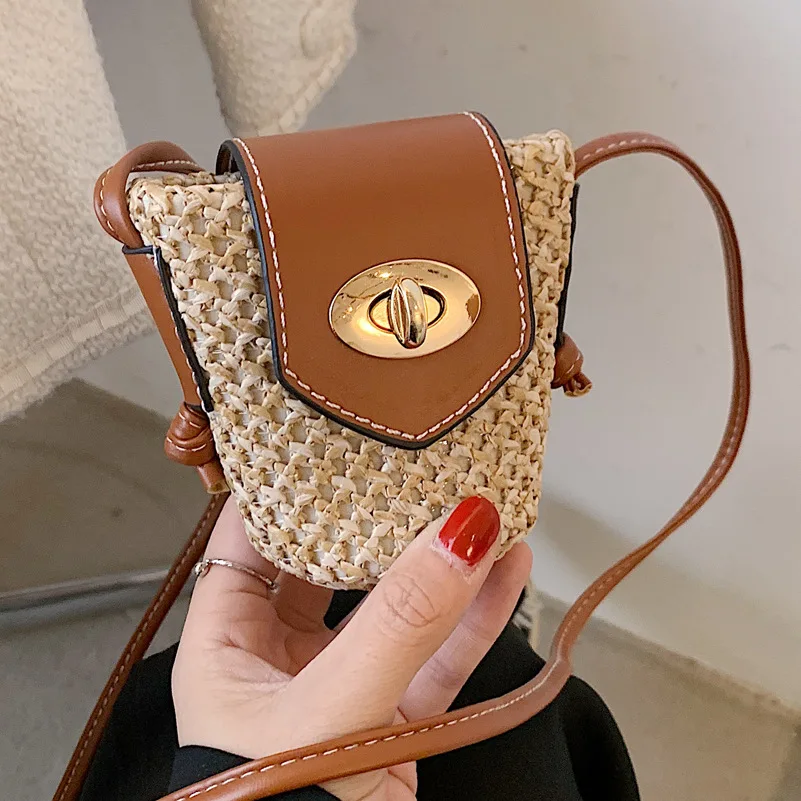 

European and American Ladies Summer Woven Bags 2021 New Fashion Net Red Wild Straw Woven Bag Shoulder Messenger Mini Bucket Bag