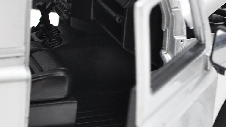 Высокое качество подарок 1:24 Defender внедорожный сплав модель, моделирование литья под давлением дверь оттяните назад Коллекция Модель