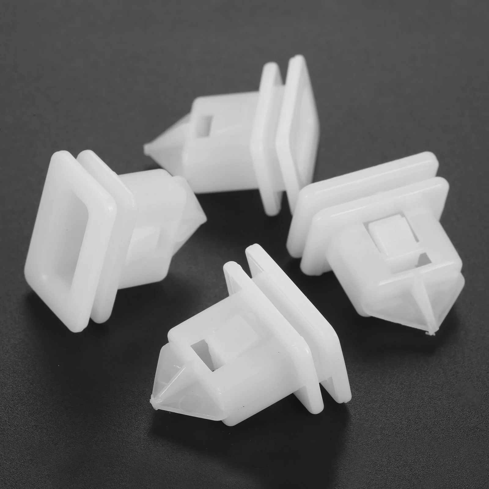 

30Pcs Car Guard Plate Snap Clip Plastic Fastener Door Side Skirt Edge Beam Bottom Edge Rivets For Volvo S40 S80 S60 S80L C30