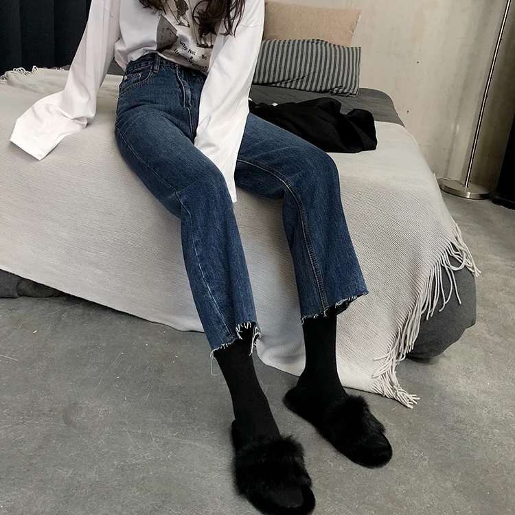 Женские расклешенные джинсы 2020 Осенние укороченные с потертым подолом для