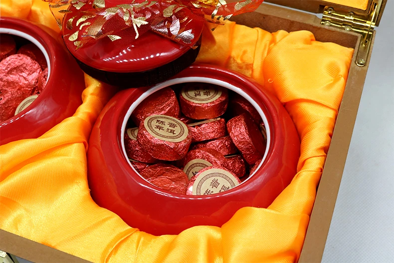 

Yunnan Pu'er Tea Compressed Mini Puer Tea Cooked Tea Ceramic Solid Wood Gift Set Tea