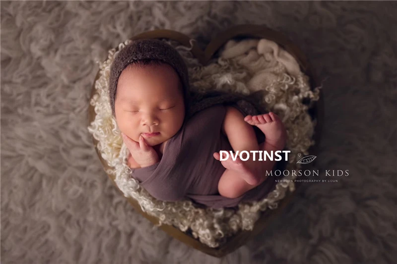 Реквизит для фотосъемки новорожденных Dvotinst деревянная рамка с сердечком и