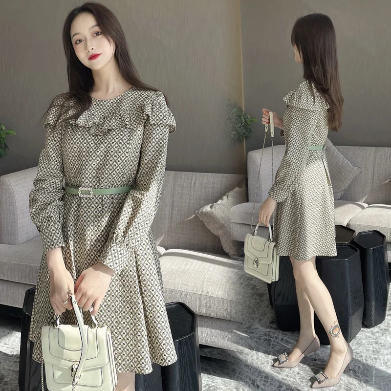 

Новинка Весна 2021, элегантное изящное приталенное стройнящее платье