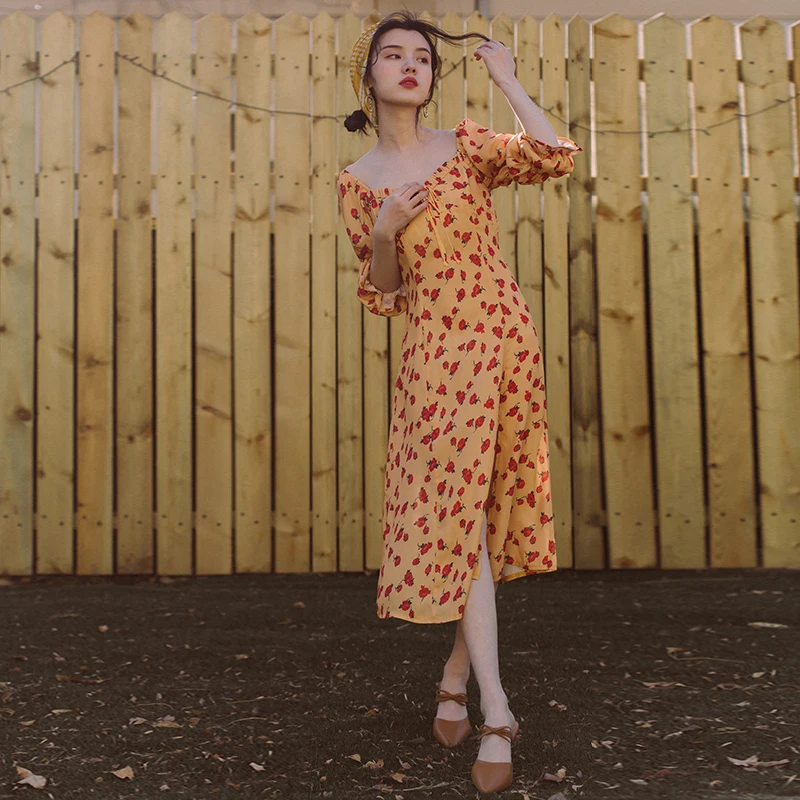 

Make French small wind restoring ancient ways of French palace broken beautiful sexy yellow dress for a holiday