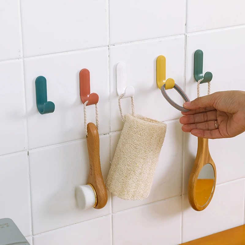 

4pcs/set Towel Hooks Plastic Door Hangers Self Adhesive Wall Hangers Hat Racks Keys Hanger Wall Organizer Home Decor Key Holder