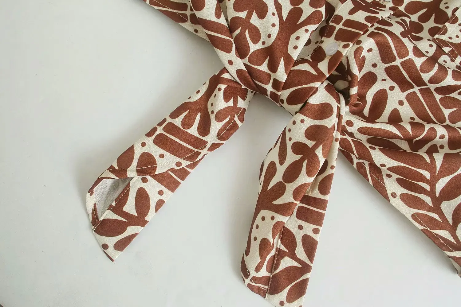 

HWLZLTZHT Woman 2021 Summer Women Blouses Vintage Linen Print Short Sleeve Shirt Fashion Bow Tie Women Tops Bloues Casual Top