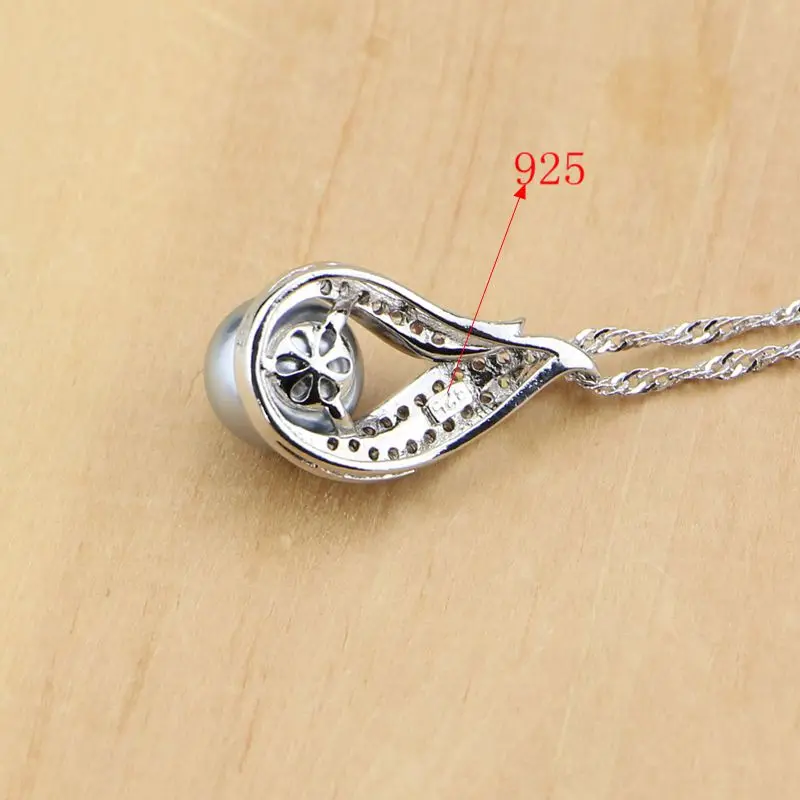 Женский ювелирный комплект из колье и серёг серебра 925 пробы |