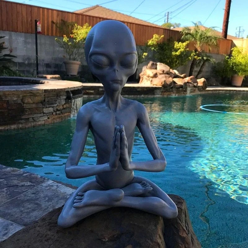 

New Meditating Alien Resin Statue Garden Ornament Best Art Decor for Indoor Outdoor Home or Office Promotion Home Decoration