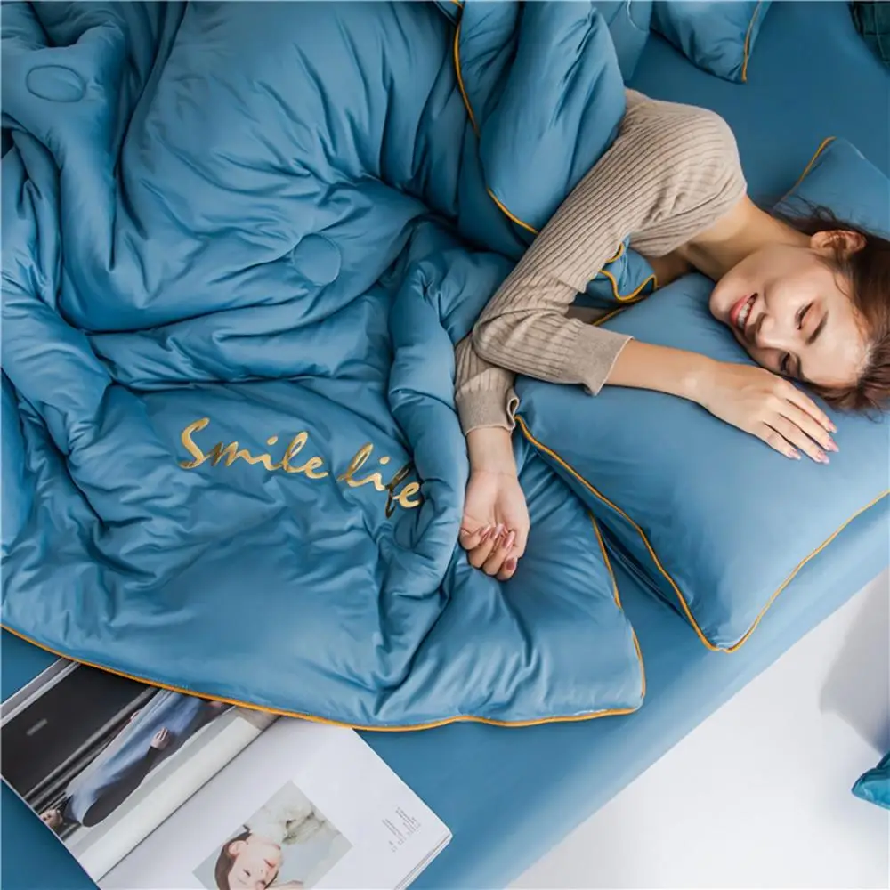 

2020 new knitted cotton soybean winter quilt antibacterial and anti-mite spring and autumn quilt with polyester fiber filling