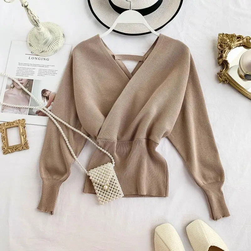 Женский трикотажный свитер с V-образным вырезом и длинными рукавами летучая мышь