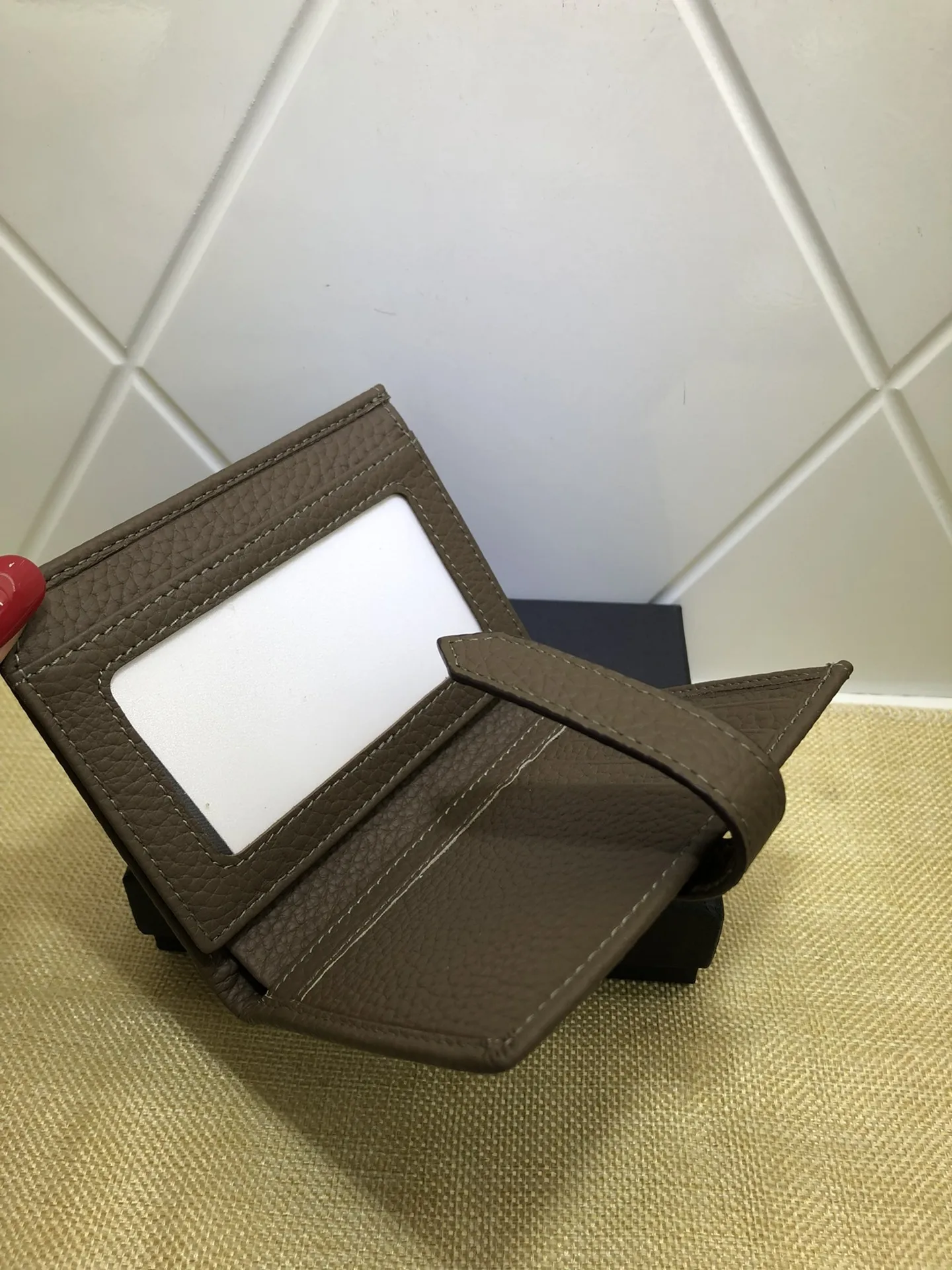 

Leather Folding Women's Wallet 2021 New Multi-functional Short Folding Wallet Large Capacity Cowhide Head Long Folding Wallet