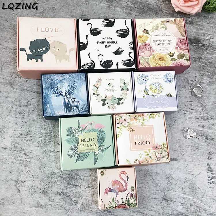 Картонные коробки с рисунком рождественского оленя складные из крафт-бумаги