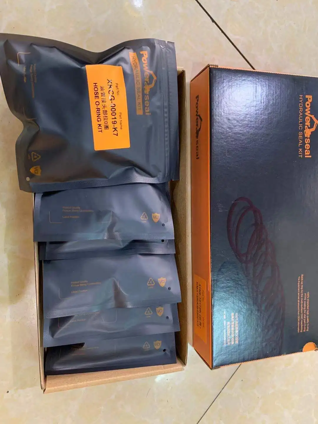 

Seal Kits for The Lift Cylinder of PC200-6