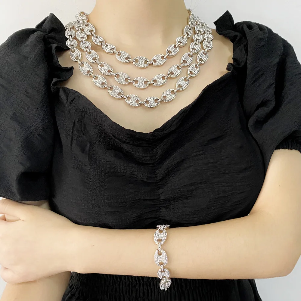 

Personality Full Diamond Coffee Bean Men and Women Cuban Necklace Hip Hop Rock Hiphop Rap Male Female Necklace Clavicle Chain