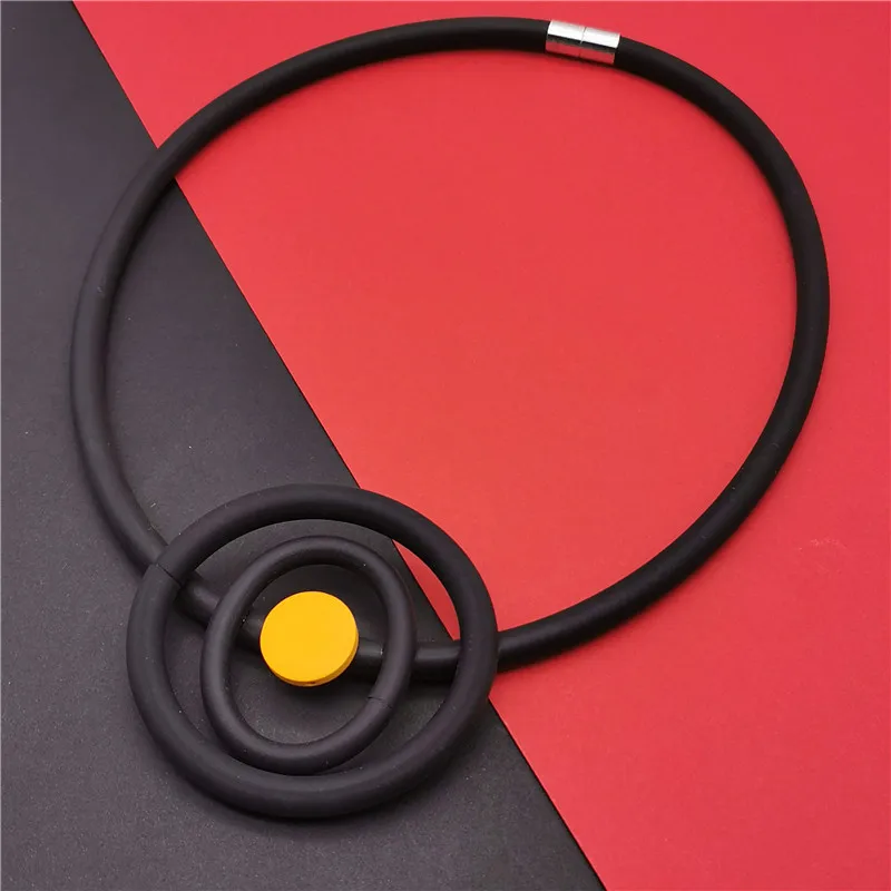 

Marliwoo New Round Pendant Necklaces Women Wood Jewelry Rubber Chain Handmade Simple statement Necklace Boho Clothes Chain Gifts