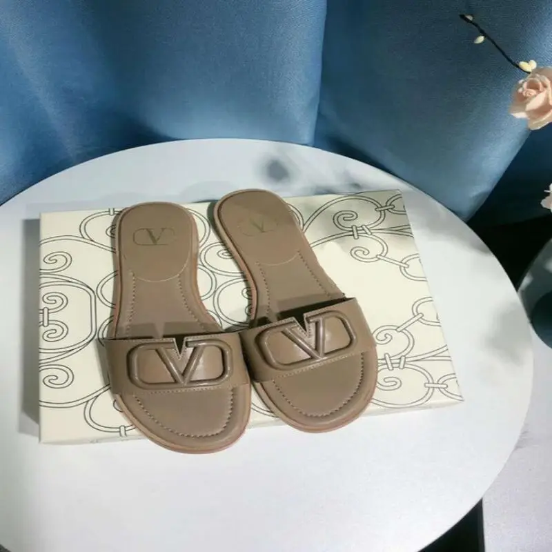 

2021 New Classics Brand Shoes Summer V Women's Slippers Fashion Leather Flat Sandals EU35-40