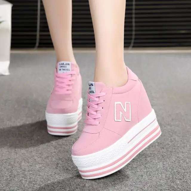 Парусиновая обувь на танкетке женская платформе с высоким берцем Повседневная