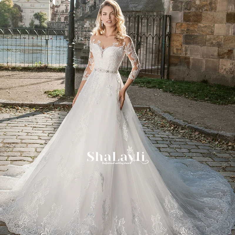 

Женское свадебное платье It's yiiya, белое кружевное платье А-силуэта с вырезом лодочкой, длинными рукавами и пуговицами на спине на лето 2019