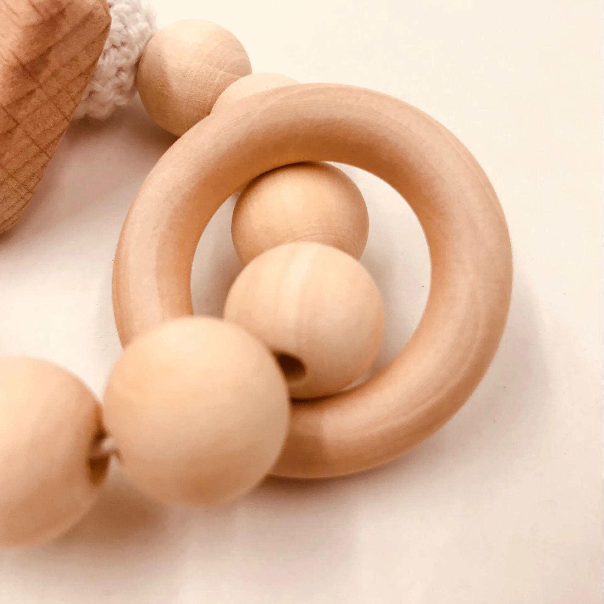 

Baby Teether Nursing Bracelets Wooden Teether BPA Free Rodent Rings Crochet Beads Infant Kids Teeth Training Toys Oral Care