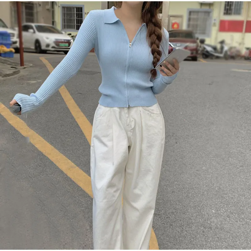 Женский трикотажный кардиган на молнии уличный свитер в рубчик с отложным