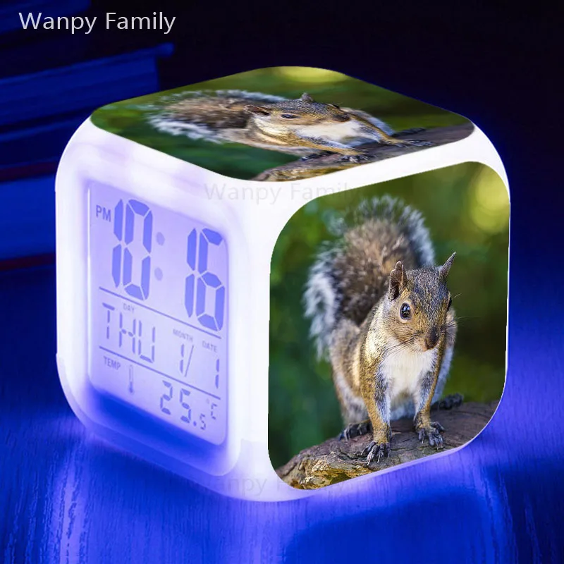 Милые светящиеся светодиодные цифровые часы в виде белки 7 цветов подарок для