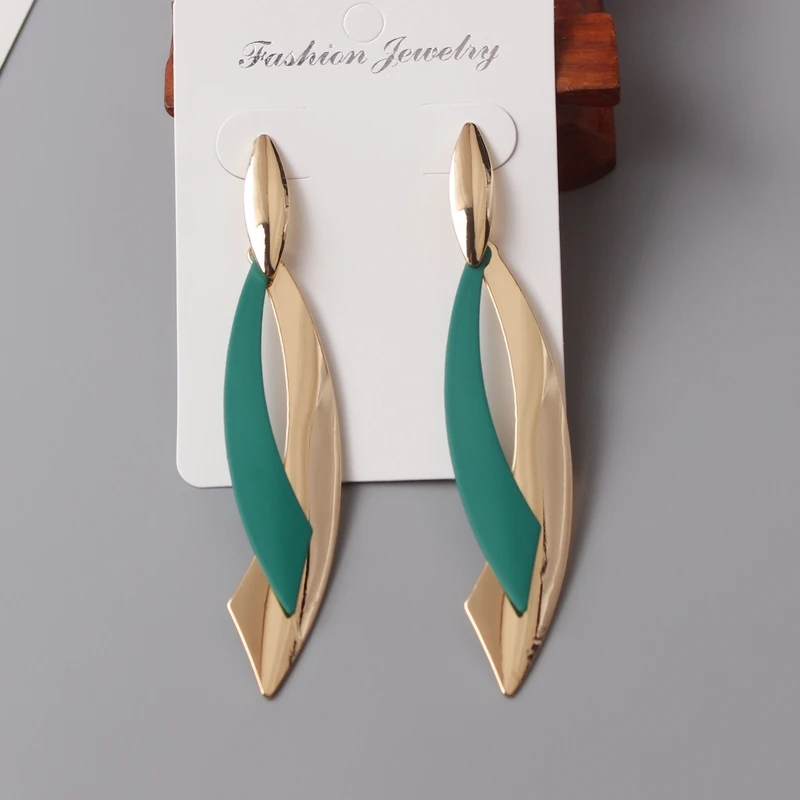 European Statement Geometric Leaf Drop Earrings For Women Long Brincos Party Jewelry Smooth Green Red Color Christmas Gift European Statement Geometric Leaf Drop Earrings For Women Long Brincos Party Jewelry Smooth Green Red Color Christmas Gift