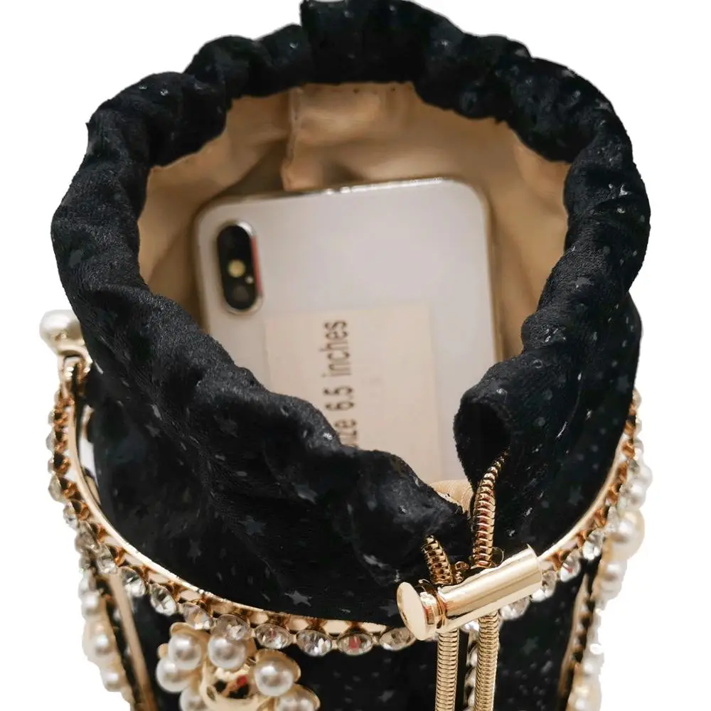 Женская сумка-шоппер Boutique De FGG с перламутровыми ручками и пряжкой в цветочек