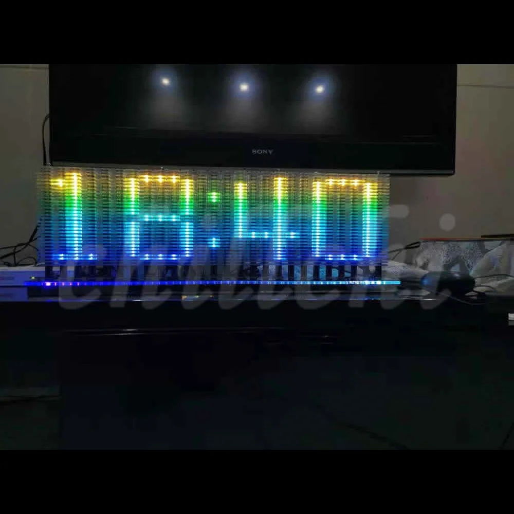 

32-сегментный полноцветный светодиодный музыкальный спектр, 3D мигание акриловой линии, дистанционное управление, звуковая активация, часы, ...