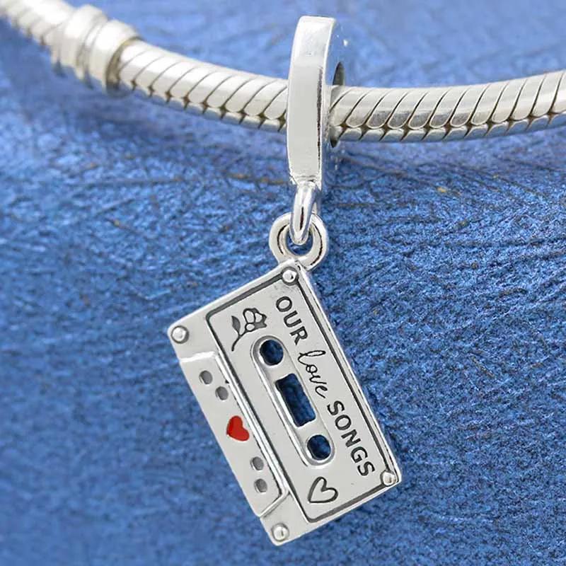 

Original Our Love Songs Mix Tape With Red Emanel Heart Pendant Beads Fit 925 Sterling Silver Charm Europe Bracelet Diy Jewelry