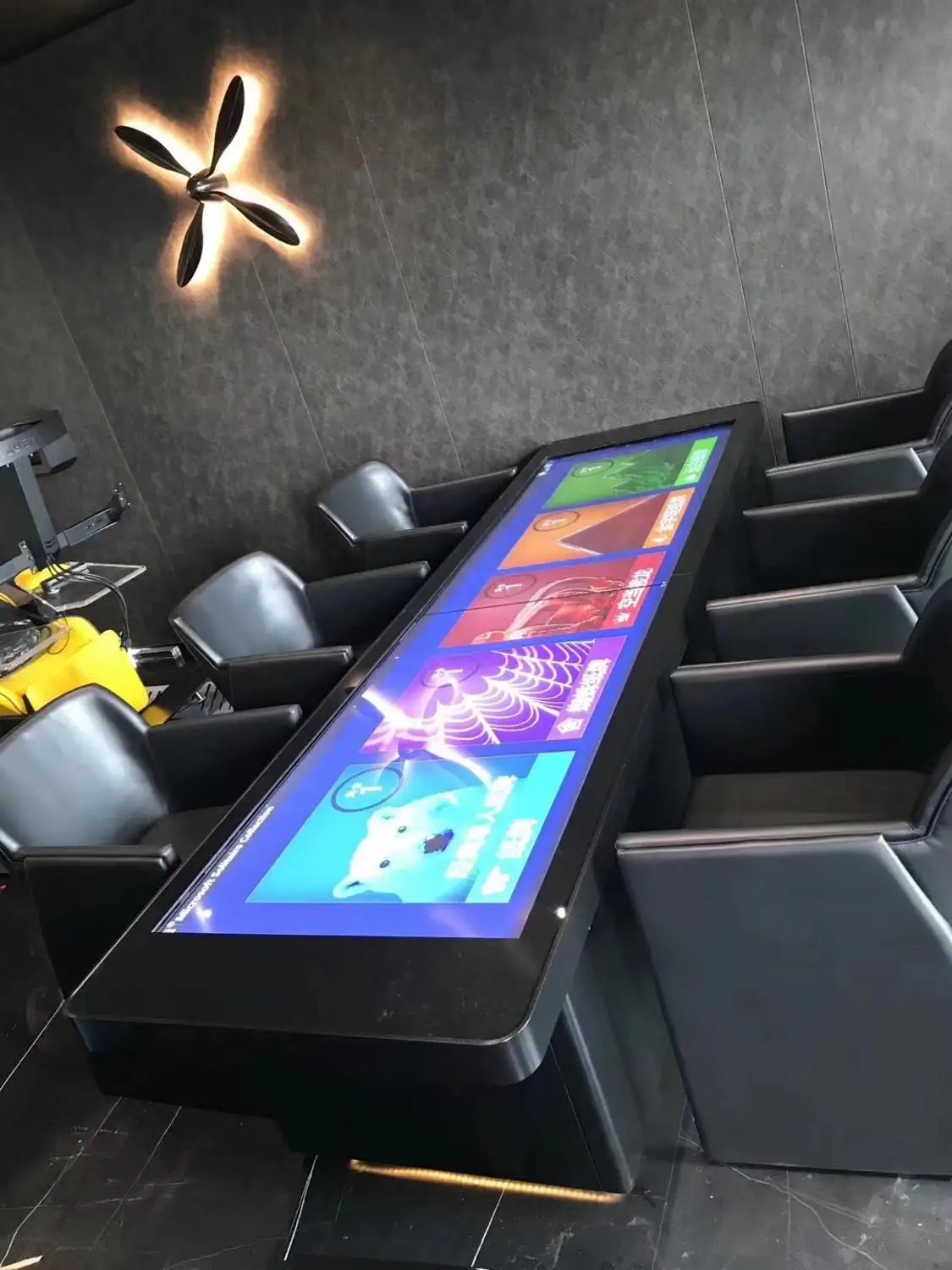 Игровая машина 65 дюймов цифровая вывеска ЖК сенсорный экран интерактивная