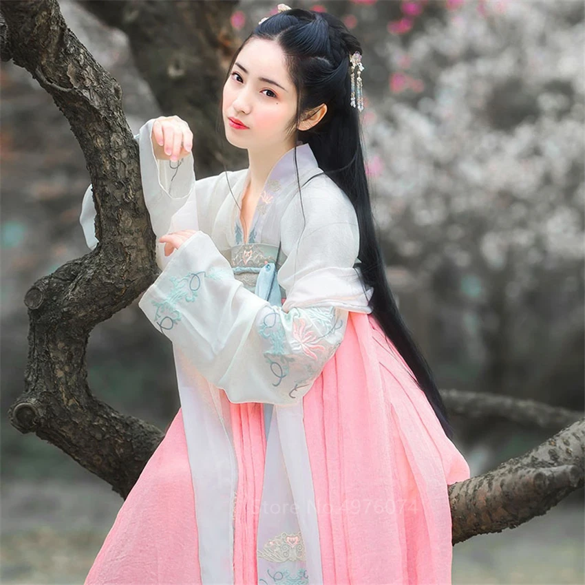 Традиционный китайский национальный костюм Благородный дворец принцесса