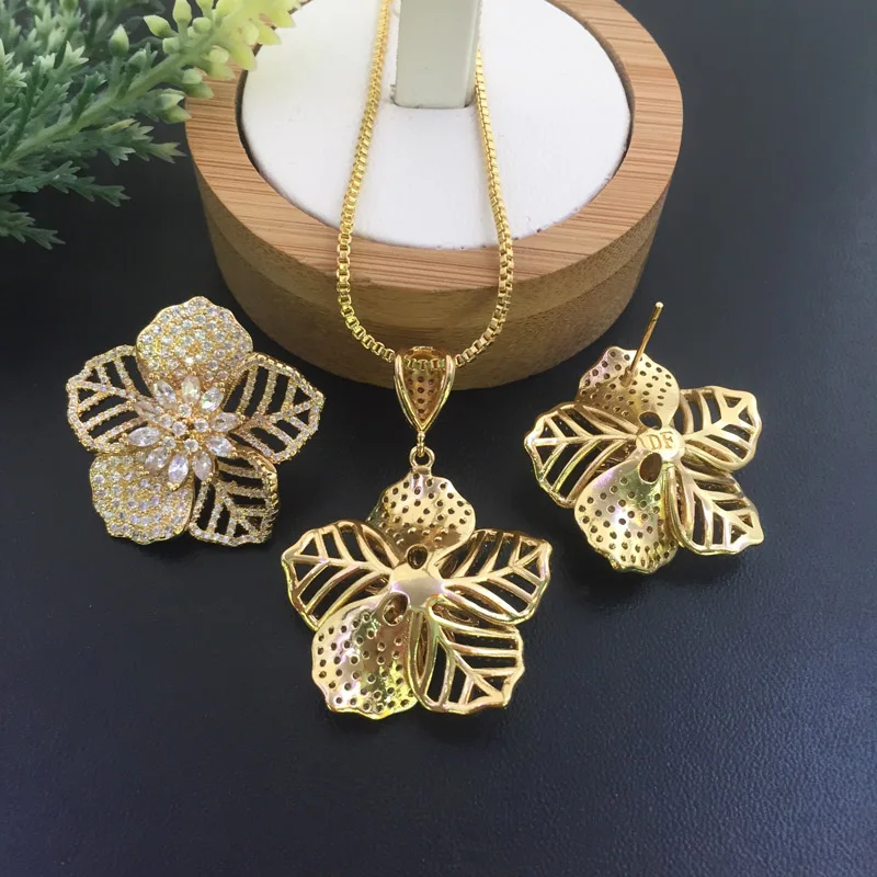 

Vanifin Fashion Jewelry Exquisite Snowflake Micro inlay Necklace with Earrings for Wedding Banquet Luxury Best Gift