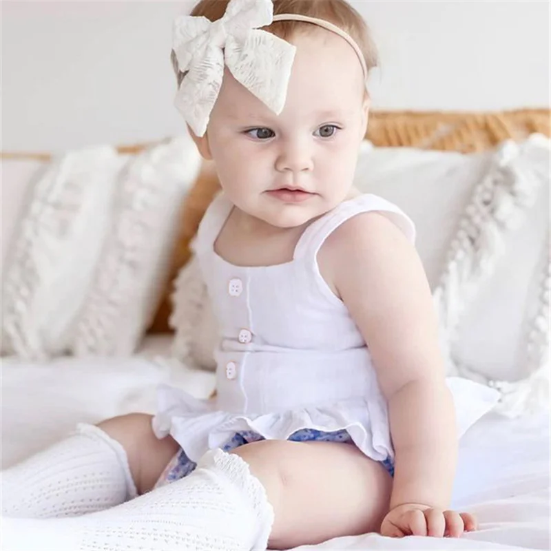 

Baby Girls Clothes Set, Solid Color Sleeveless Square Collar Ruffle Hem Sling Tops + Floral Print Short Pants 0-18 Months