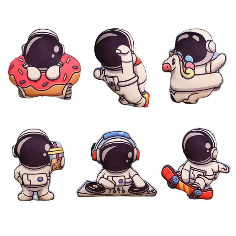 

Декоративная подушка в виде астронавта