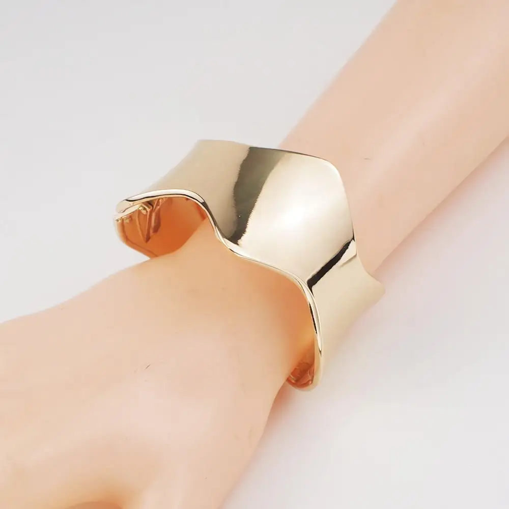 Женский браслет с геометрическим рисунком MANILAI массивный металлический на