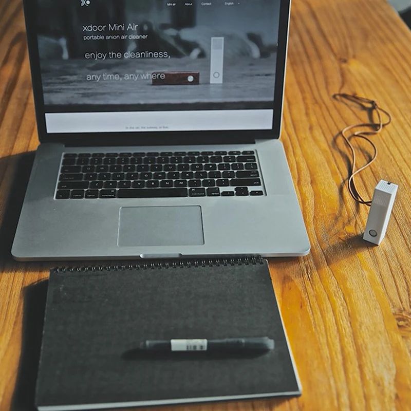 

Portable Wearable Air Purifier Mini Air Purifier USB Mini Air Necklace Negative Ion Air Freshener for Adults Kids White